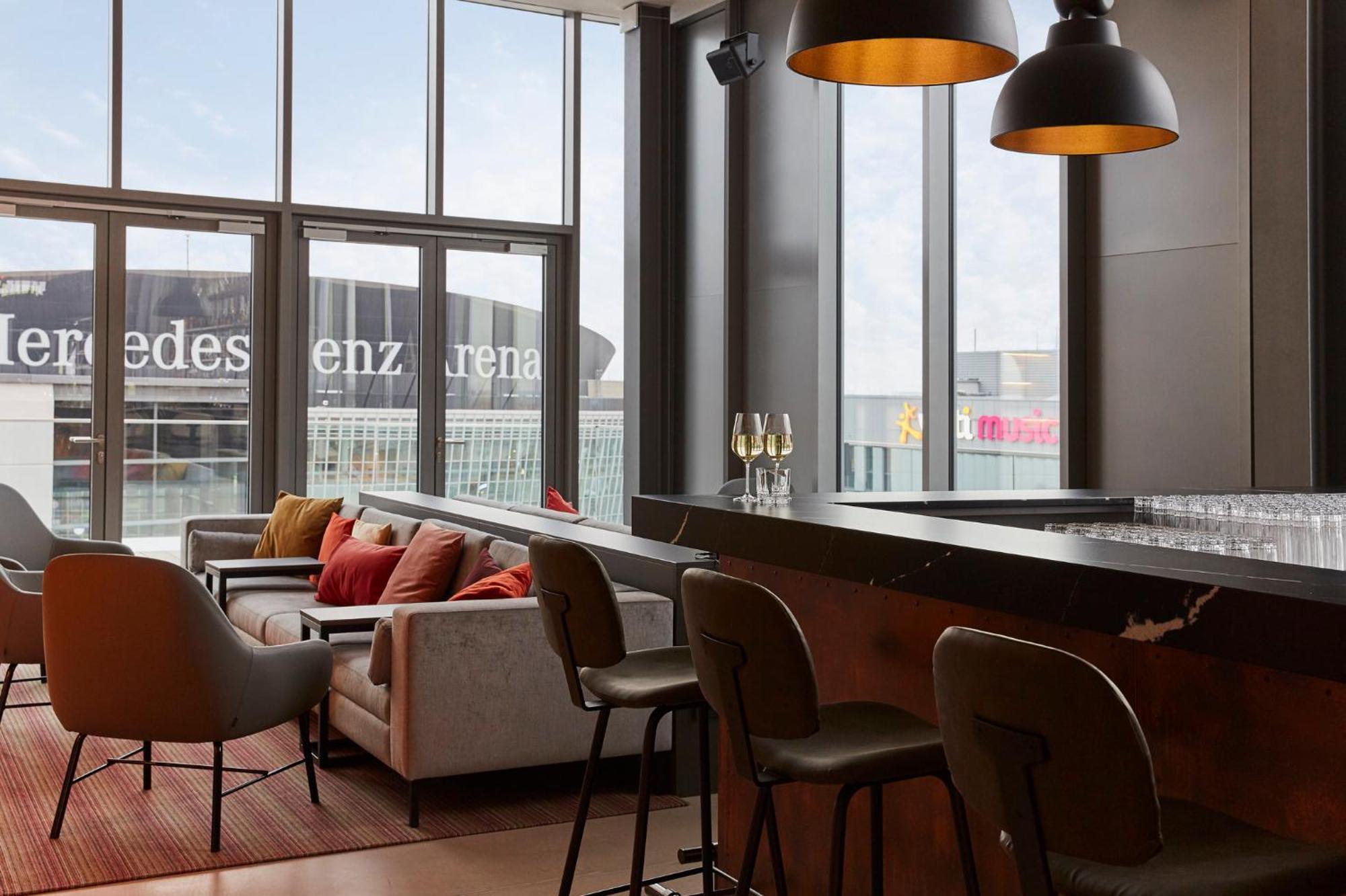 Hotel Indigo Berlin - East Side Gallery Екстер'єр фото